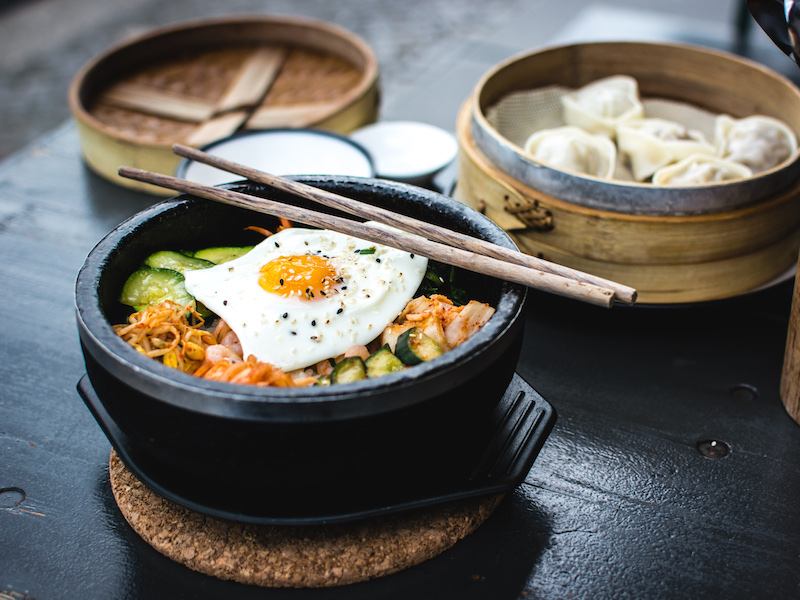 Koren bibimbap with egg and vegetables