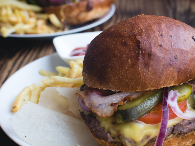 Burger with chaddar and bacon